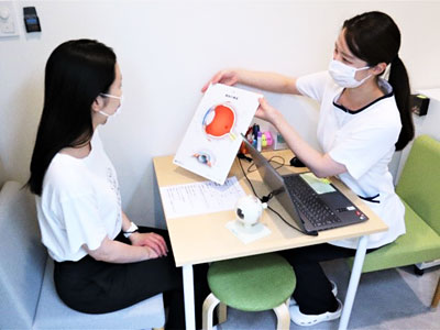 白内障の手術前オリエンテーションと検査